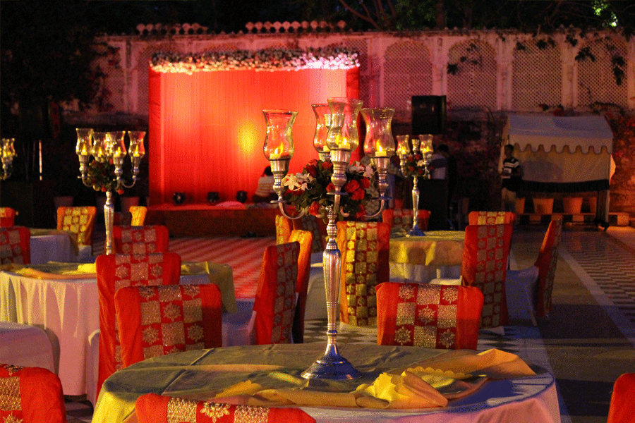 Table-Decoration-Tent-Entry-Gate-Flower-Decoration-bukey-Centerpiece-Artist-Management-Anchor-Sound-Wedding-Planner-Hornbill-Event-Planner-Udaipur-Rajasthan.